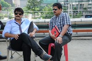 Veediki Dookudekkuva Movie Working Stills